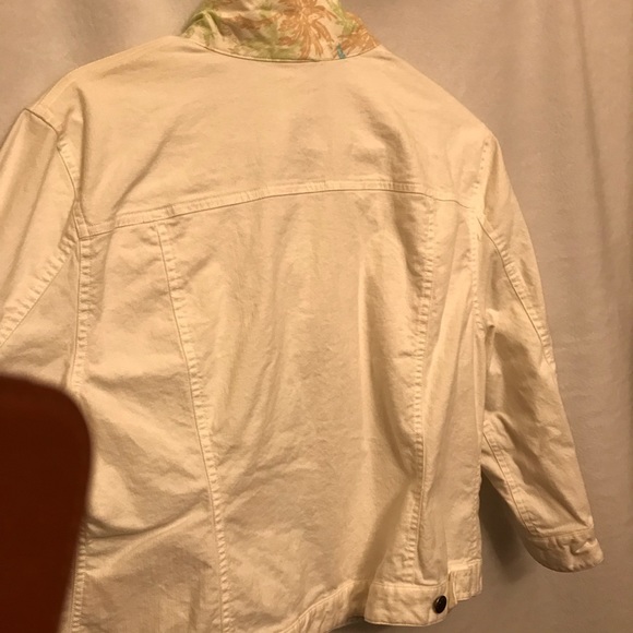White denim jacket - Picture 2 of 3